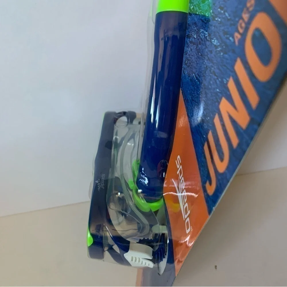 NIP. SPEEDO Junior Snorkel Set